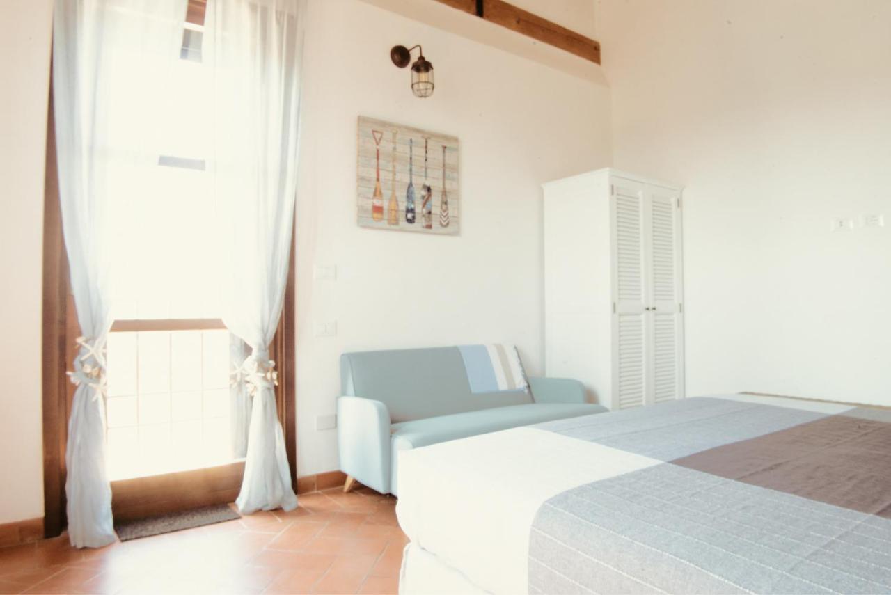 The Bell Tower Lodge Palidoro Bagian luar foto