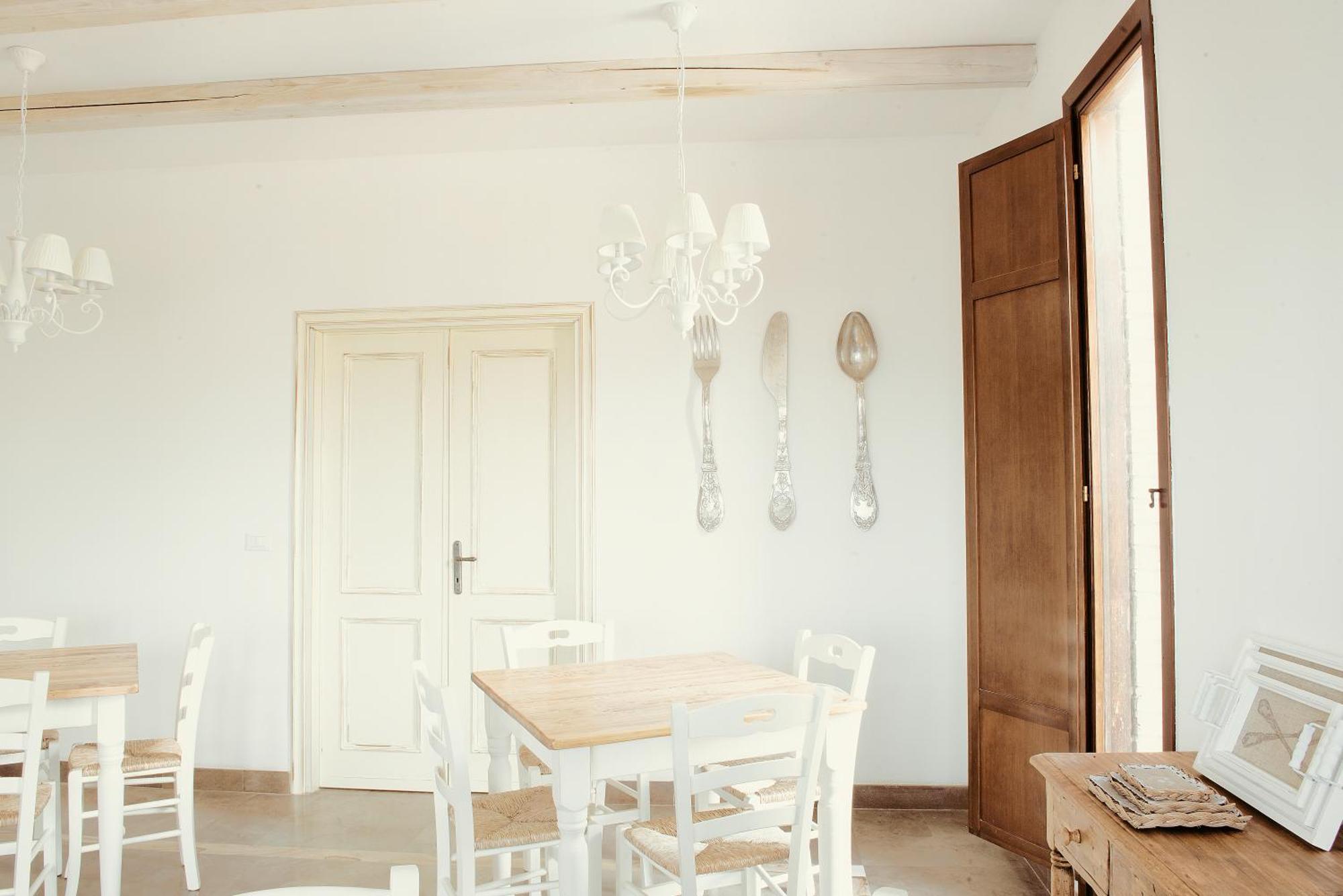 The Bell Tower Lodge Palidoro Bagian luar foto